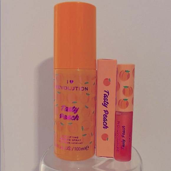 Revolution Tasty Peach Setting Spray and Lip Gloss in Sweet Peach - Picture 1 of 1